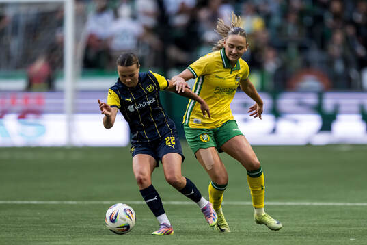 Nadiia Kunina of Metalist 1925 and Vilde Hasund of Hammarby