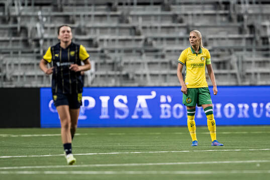 Alice Carlsson of Hammarby looks dejected