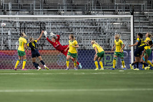 Goalkeeper Melina Loeck of Hammarby let’s in 2-2