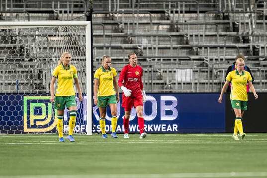 Alice Carlsson, Stina Lennartsson and goalkeeper Melina