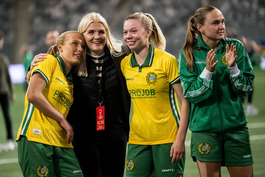 Smilla Holmberg, Emma Holmberg, Bea Sprung and Vilde Hasund