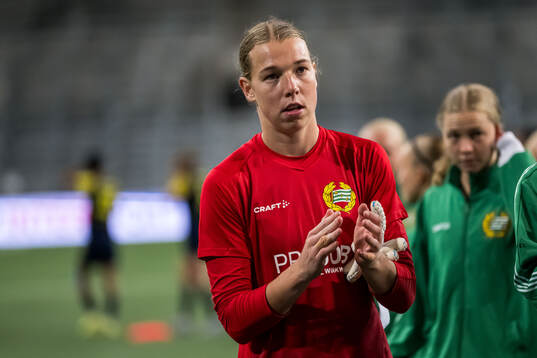 Goalkeeper Melina Loeck of Hammarby