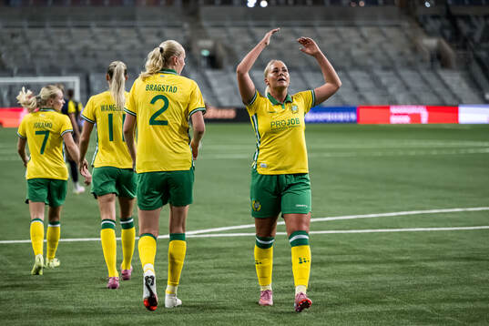 Cathinka Tandberg of Hammarby celebrates