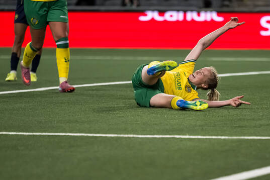 Julie Blakstad of Hammarby celebrates