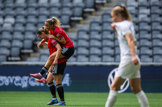 Elisabeth Terland and Celin Bizet Donnum of Manchester