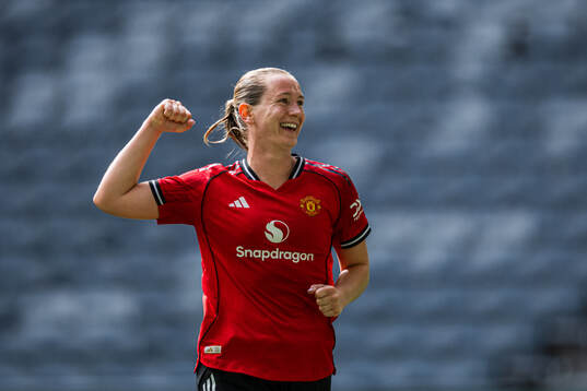 Elisabeth Terland of Manchester United celebrates