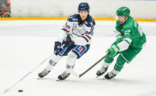 Linköpings Jonathan Myrenberg och Rögles Leon Bristedt