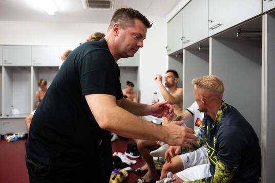 Coach Jens Gustafsson of Häcken celebrate