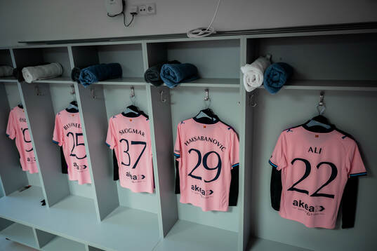 The kits of Colin Rösler, Gabriel Busanello, Adrian