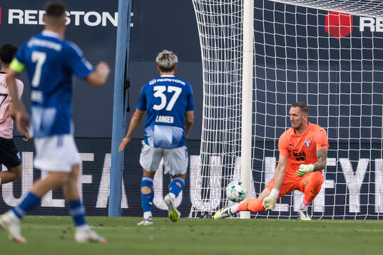 Goalkeeper Robin Olsen of Malmö FF