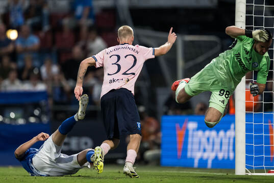 Daniel Gudjohnsen of Malmö FF celebrates