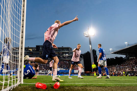 Daniel Gudjohnsen of Malmö FF celebrates