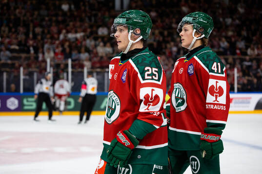 Arttu Ruotsalainen and Ivar Stenberg of Frölunda