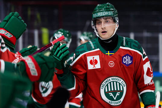 Jacob Peterson of Frölunda celebrates