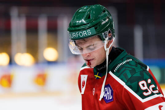 Filip Cederqvist of Frölunda in pain