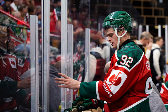 Filip Cederqvist of Frölunda leaves the ice