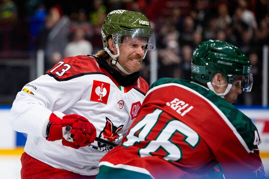 Philip Samuelsson of Bolzano and Dominik Egli of Frölunda