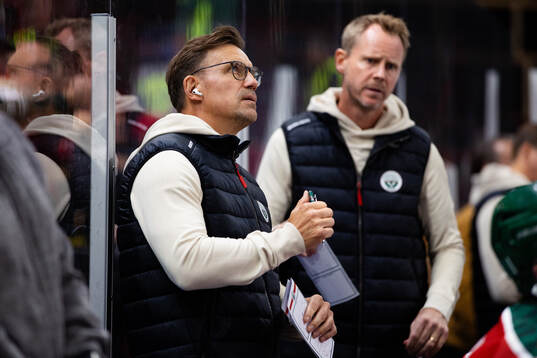 Assistant coach Kristoffer Näslund and head coach Robert