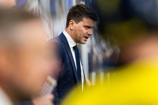 Head Coach Thomas Paananen of Sweden