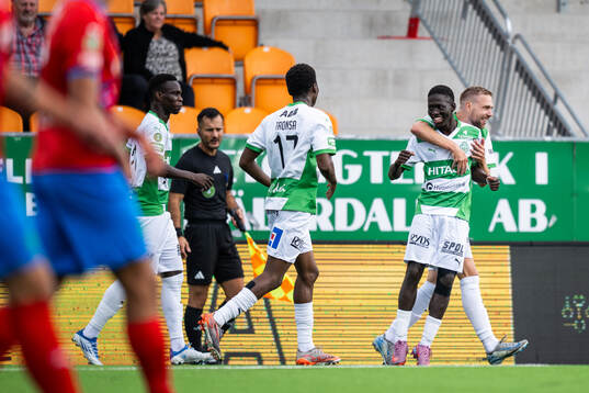 Västerås Mamadou Ousmane Diagne och Jonathan Ring jublar