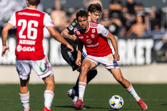 Örebros John Stenberg och Sandvikens IFs Liam Vabö