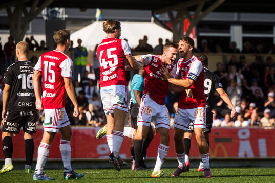 Sandvikens IFs Daniel Söderberg jublar