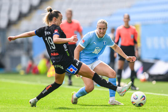 Växjö DFFs Larkin Russel och Malmö FFs Courtney Nevin