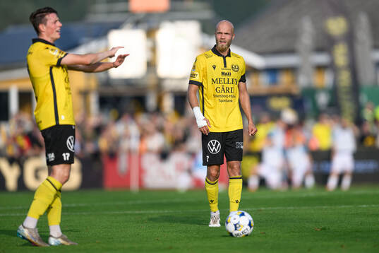 Mjällbys Elliot Stroud och Viktor Gustafson