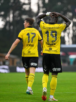 Mjällbys Elliot Stroud och Abdoulie Manneh deppar