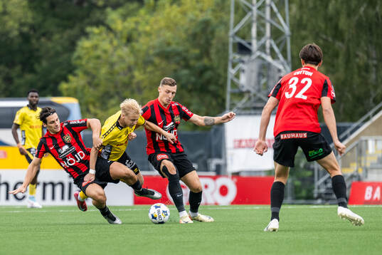 Brommapojkarnas Kevin Ackermann och Elfsborgs Altti Hellemaa