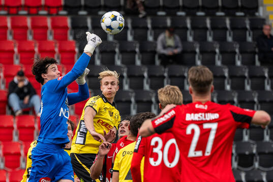 Brommapojkarnas målvakt Leo Cavallius
