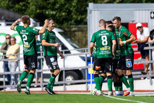 Varbergs Nuurdin Ali Mohudin jublar med lagkamrater