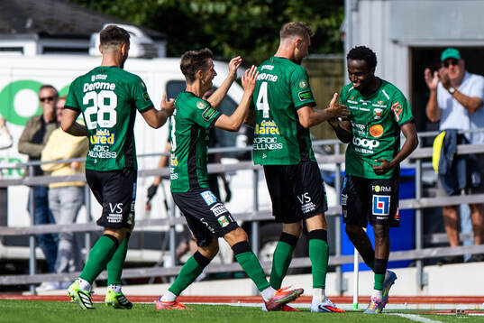 Varbergs Nuurdin Ali Mohudin jublar med lagkamrater