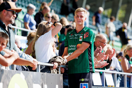 Varbergs Edvin Tellgren jublar