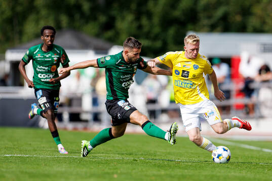 Varbergs Erion Sadiku och Falkenbergs Lucas Sibelius