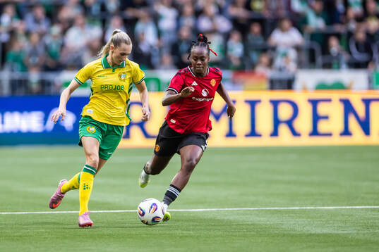 Ellen Wangerheim of Hammarby and Melvine Malard of