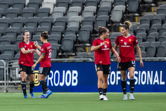 Elisabeth Terland and Julia Zigiotti Olme of Manchester