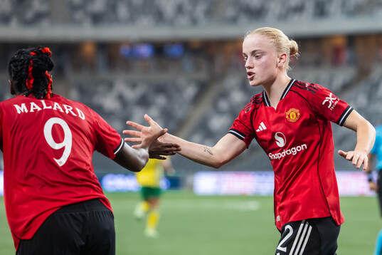 Melvine Malard and Anna Sandberg of Manchester United