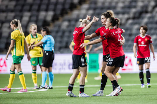Anna Sandberg, Dominique Janssen and Maya Le Tissier