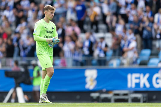 Värnamos målvakt Hugo Keto deppar