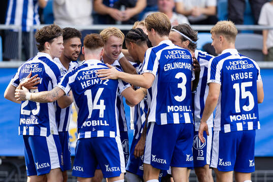 IFK Göteborgs Noah Tolf jublar med lagkamrater