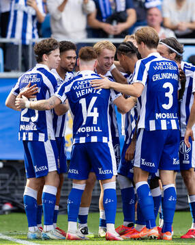 IFK Göteborgs Noah Tolf jublar med lagkamrater