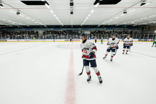 HV71s Hugo Fransson jublar