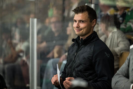 Rögles assisterande tränare Max Bohlin