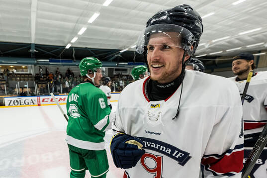HV71s Niklas Hansson jublar