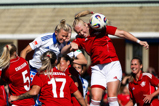 IFK Norrköpings Jessica Wik och Piteås Maggy Henschler