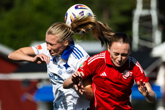 IFK Norrköpings Ebba Handfast och Piteås Asla Johannesen