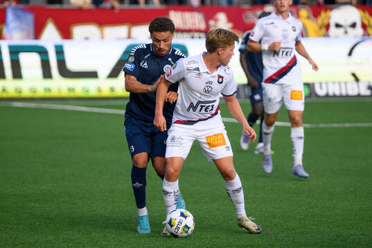 Utsiktens Malkolm Moenza och Örgrytes Isak Dahlqvist