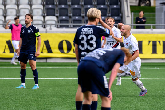 Örgrytes Amel Mujanic jublar