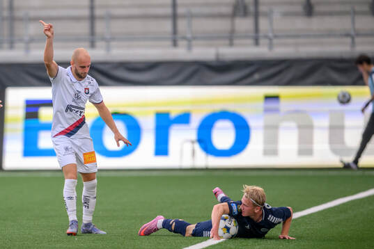 Örgrytes Amel Mujanic  och Utsiktens Alvin Karlsson